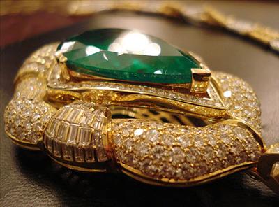 diamonds on yellow gold.