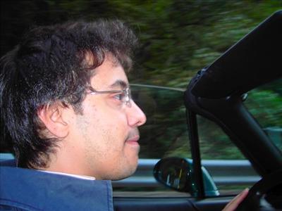 un guido che guida..9 che più 9 non si può