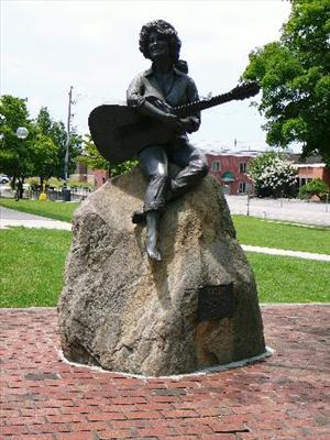 Statue