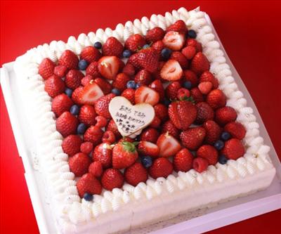 Berry White Day Treat