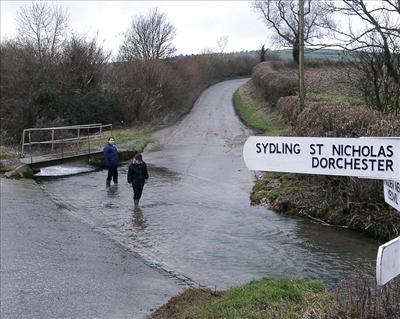 Sydling water splash.