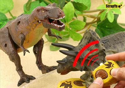 Des dinos en plastique