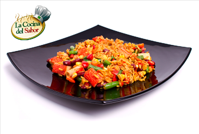 Arroz con vegetales y surimi