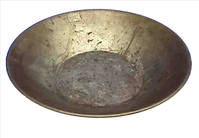 Pan for under the icebox