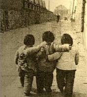 Gül kurusu akşamlarda dost hasreti yaşadık, belki yeri geldi ayrılıklara ağladık ama kalbimize gömdüğümüz dost ve sevdiklerimiz asla unutmadık doğum günün kutlu olsun..