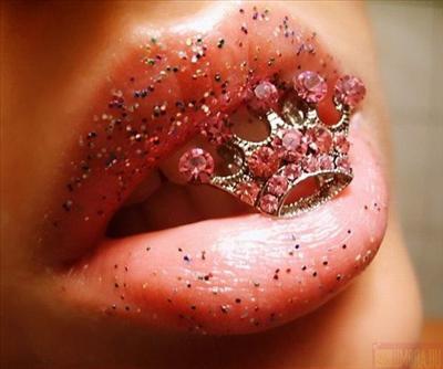 GlaMouRoUs kIsSeS