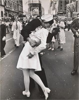 Make out/kiss!