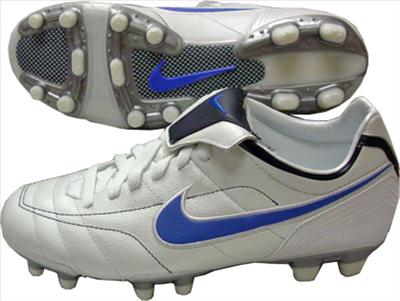Nike Tiempo
