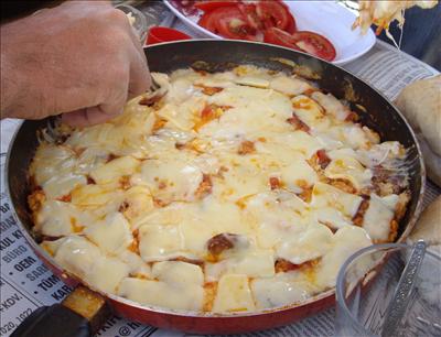 Sucuklu - Kaşarlı Yumurta