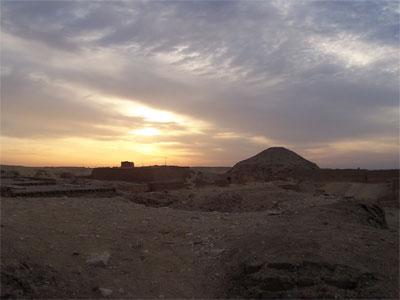 Anochece en Saqqara