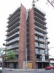  juegale a tu amigo una broma encerrandolo  en  un edificio