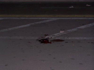 ACCOLTELLAMENTO DAVANTI AL BCM from PalmaSangue, coltelli, lame, e due ubriace chiamate Sissi e Vale che guardano la scena divertita davanti al BCM. Offerto da Vale e sissi