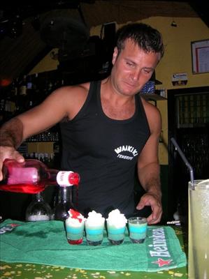 HOT GIFT Così buono e soffice. Cocktail offerto dal Waikiki man. Offerto da chiunque!