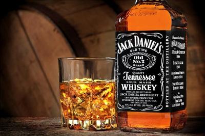 Derdim tasam yok içerim ben ''Jack Daniel's''..