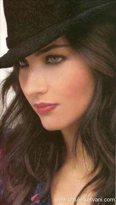 TUBA BÜYÜKÜSTÜN