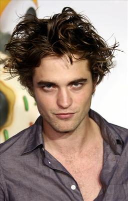 Robert Pattinson(Twilight serisinin vazgeçilmez yakışıklı vampiri)