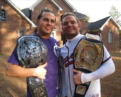 THE HARDY BOYZ JEFF HARDY VE MATT HARDY)