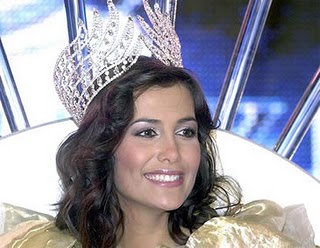 AZRA AKİN