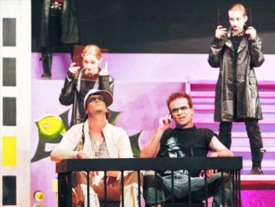 Couch modernes theater - Stück "Jesus von Texas" von DBC Pierre