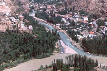 UZUNDERE