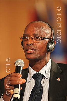 Yves SAHINGUVU