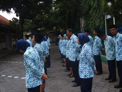 PEGAWAI PEMERINTAH