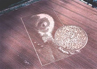 Die Aliens geben sich endlich zu erkennen