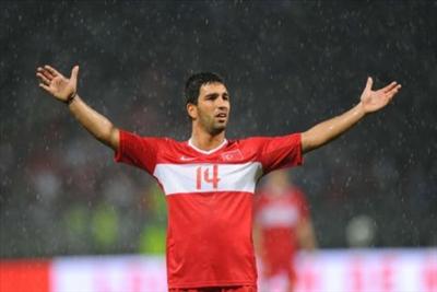 Ya bi git hocam oda yorumcuysa bizim bakkal real de oynar