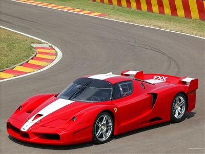 İstanbul Parkta Ferrari Kullanmak