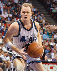  30 asist-Scott Skiles